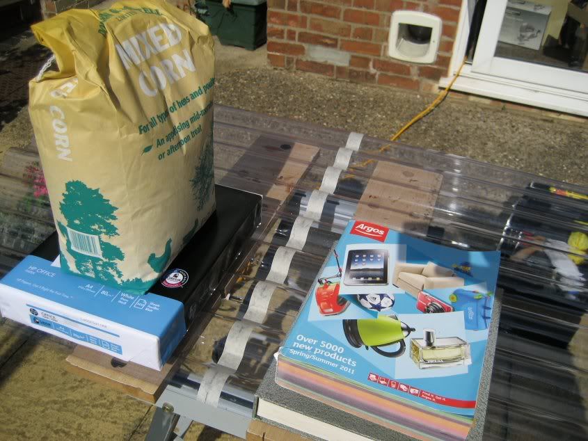 How to cut corrugated plastic roofing Eglu Cube, Eglu Classic, Eglu